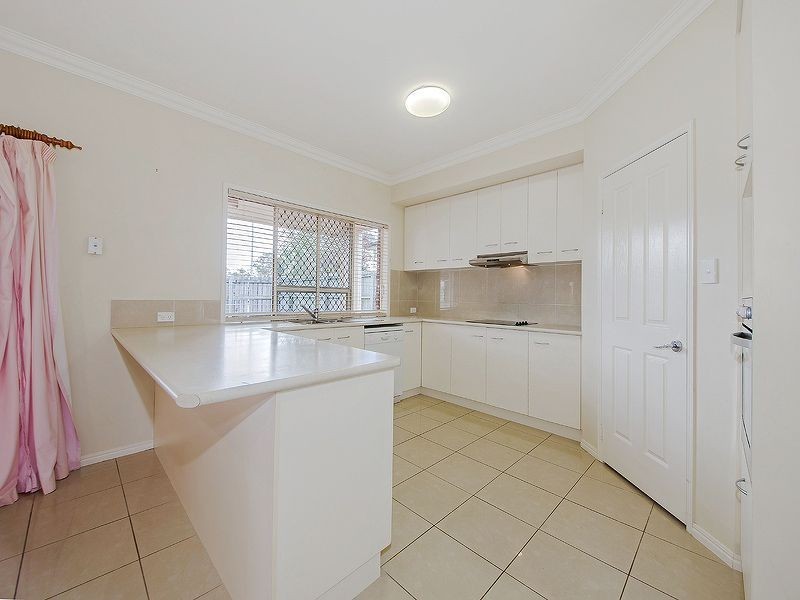 18 Farsley Place, Manly West QLD 4179