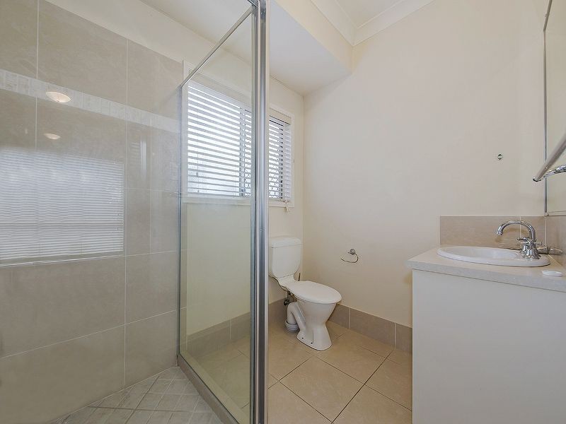 18 Farsley Place, Manly West QLD 4179