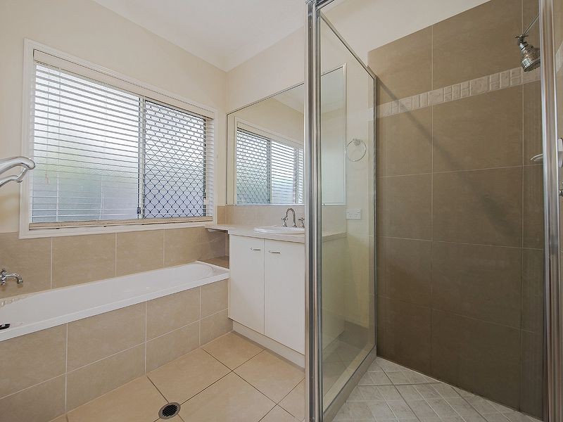 18 Farsley Place, Manly West QLD 4179