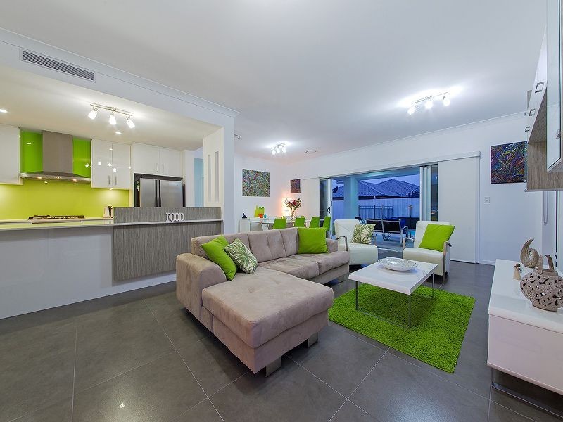 2 Foxwood Circuit, Wakerley QLD 4154