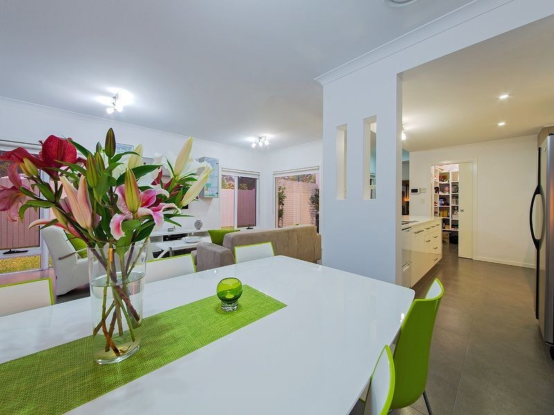 2 Foxwood Circuit, Wakerley QLD 4154