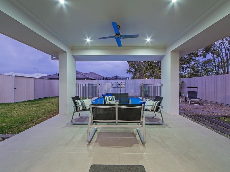 2 Foxwood Circuit, Wakerley QLD 4154