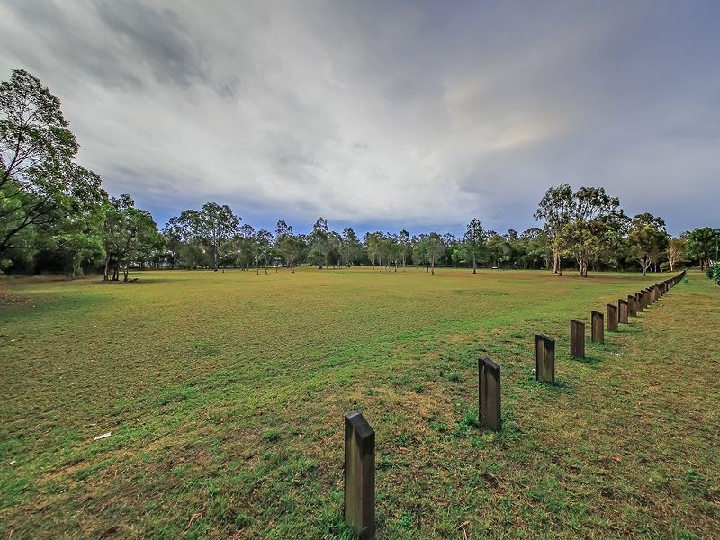 2 Foxwood Circuit, Wakerley QLD 4154