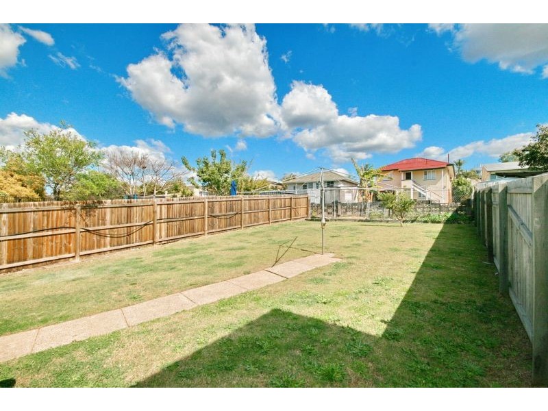 28 Buderim Street, Manly QLD 4179