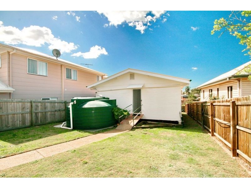 28 Buderim Street, Manly QLD 4179