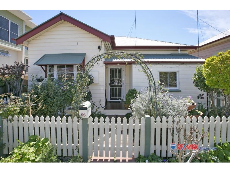 55 Yamboyna St, Manly QLD 4179