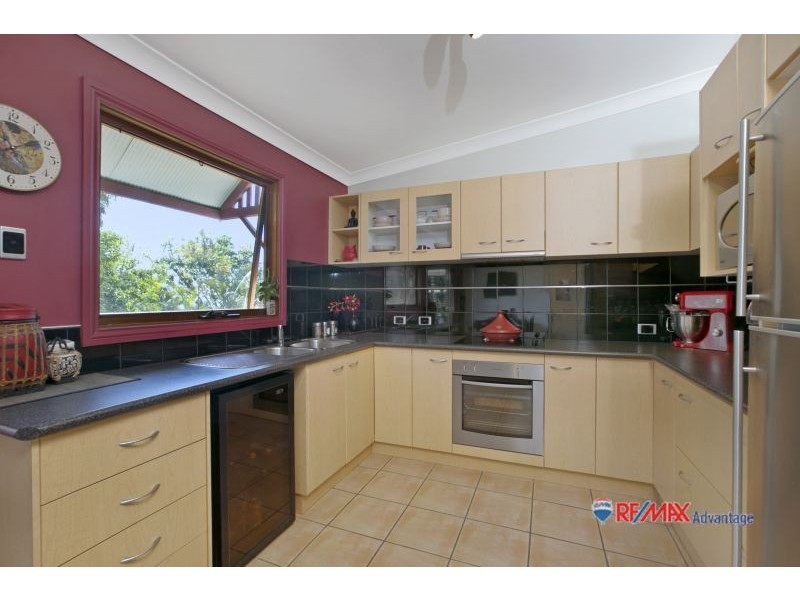 55 Yamboyna St, Manly QLD 4179