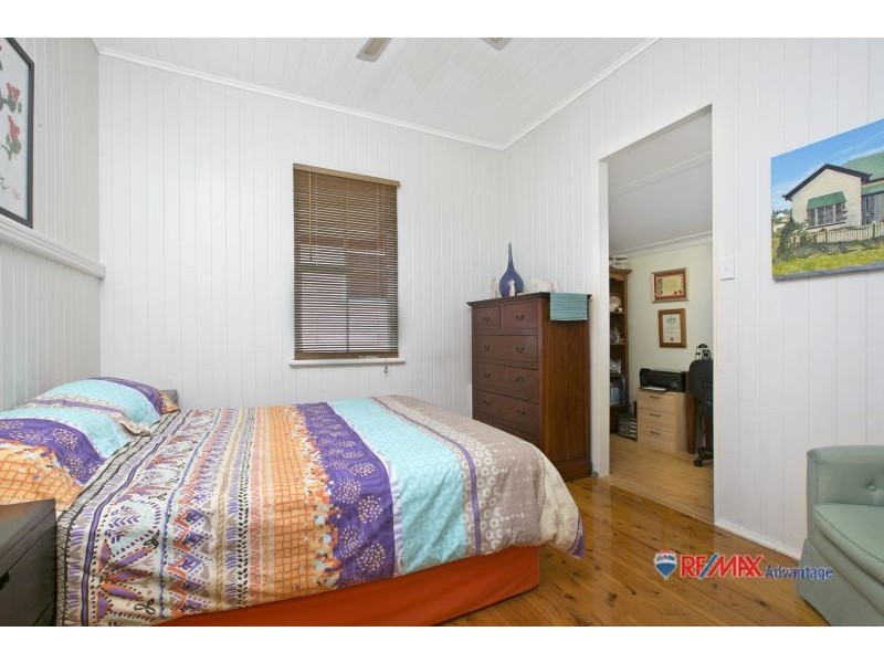 55 Yamboyna St, Manly QLD 4179