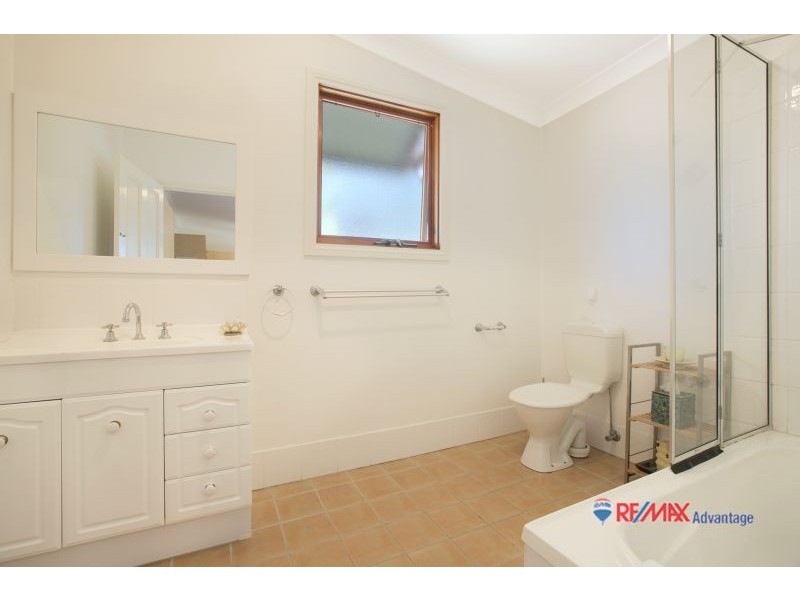 55 Yamboyna St, Manly QLD 4179