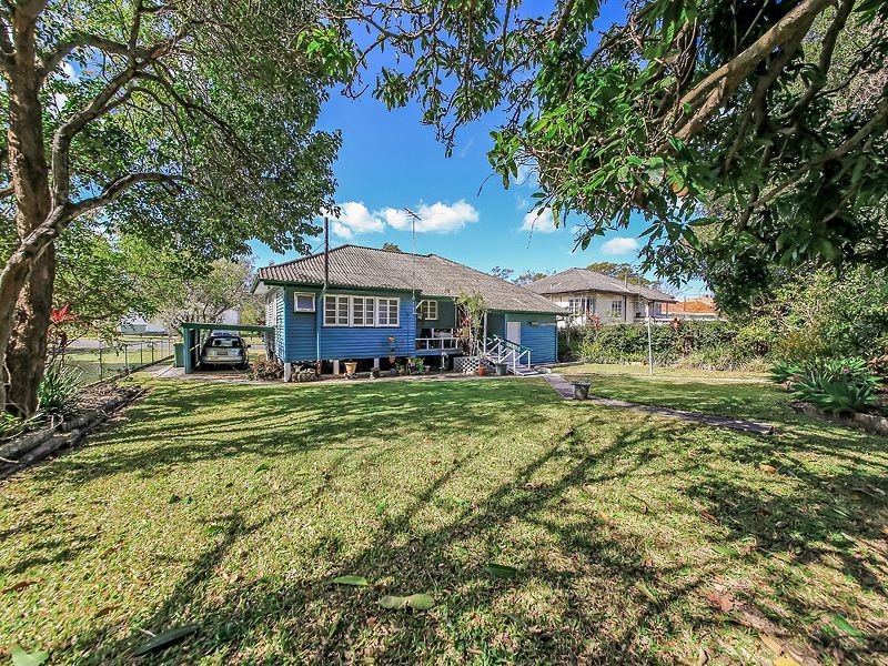 15 Wood Street, Manly QLD 4179