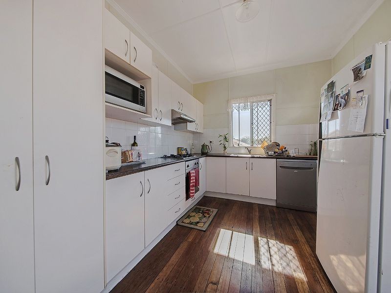 21 Parkview Avenue, Wynnum QLD 4178