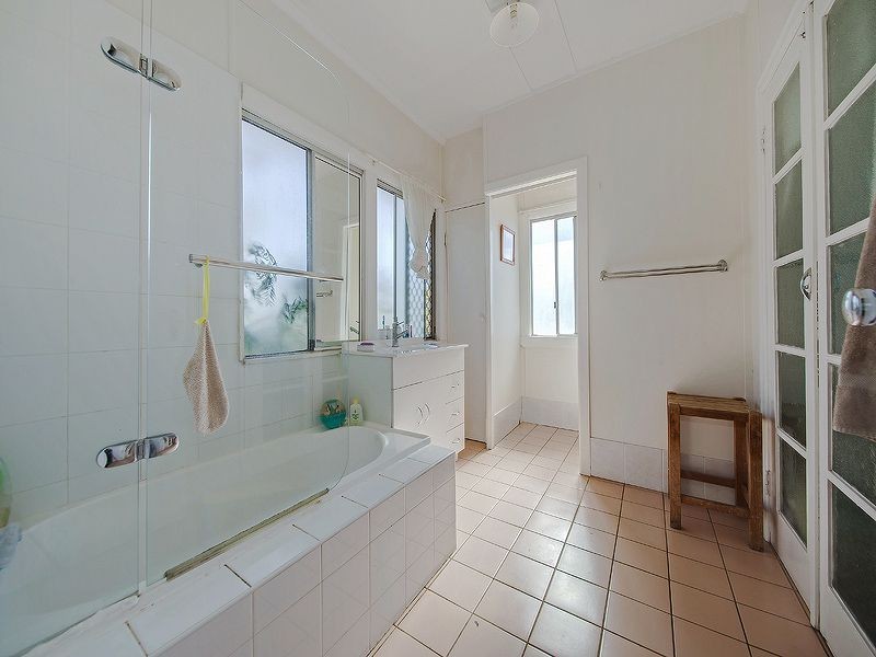 21 Parkview Avenue, Wynnum QLD 4178