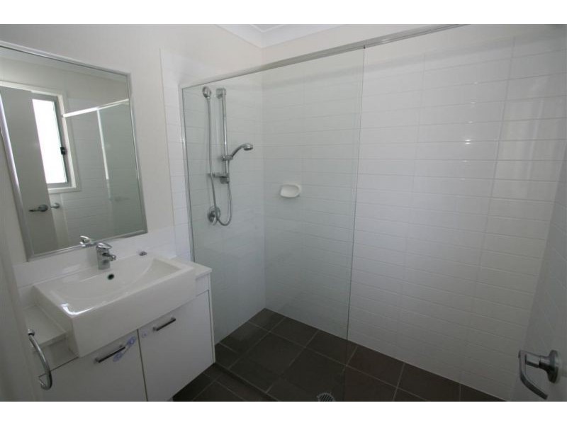 9/312 Manly Road, Manly West QLD 4179