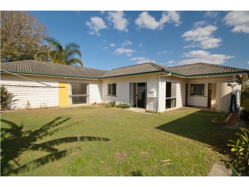 25 Carbethon Street, Manly QLD 4179