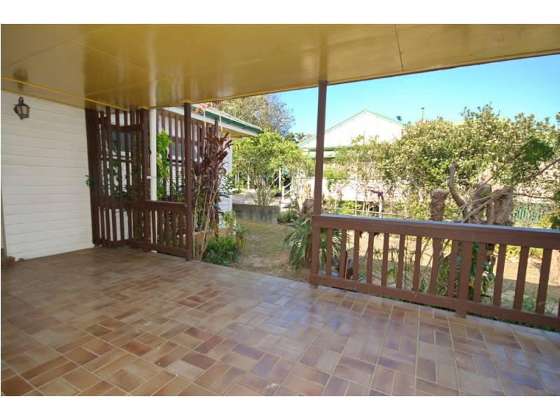 25 Carbethon Street, Manly QLD 4179