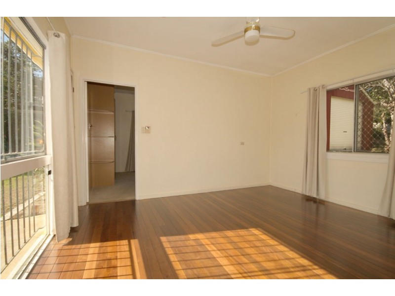 25 Carbethon Street, Manly QLD 4179