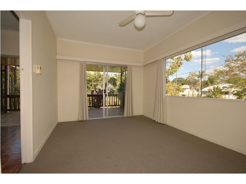 25 Carbethon Street, Manly QLD 4179