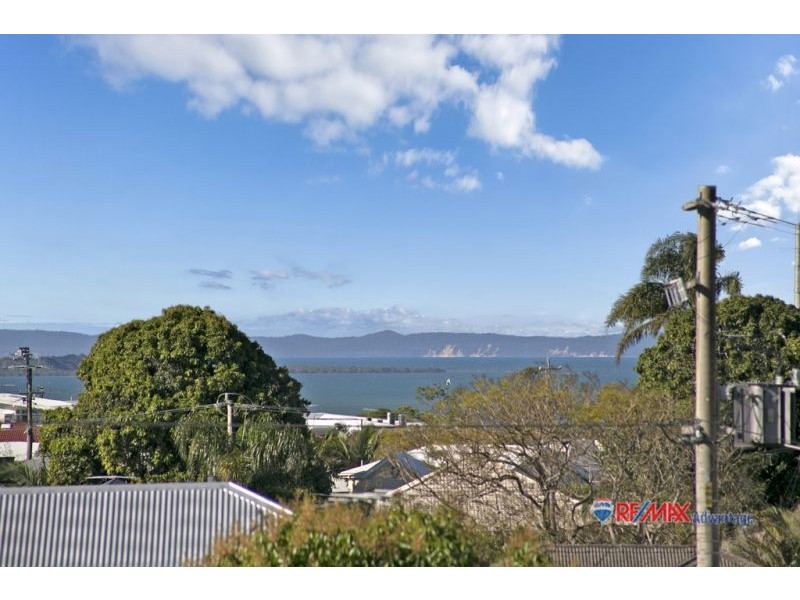 11 Preston Road, Manly QLD 4179