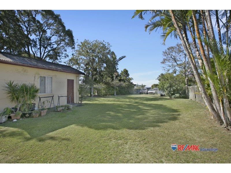 11 Preston Road, Manly QLD 4179