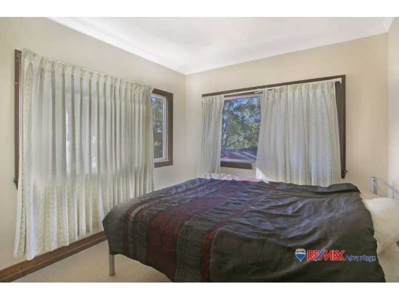 11 Preston Road, Manly QLD 4179