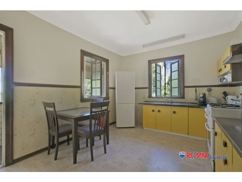 11 Preston Road, Manly QLD 4179