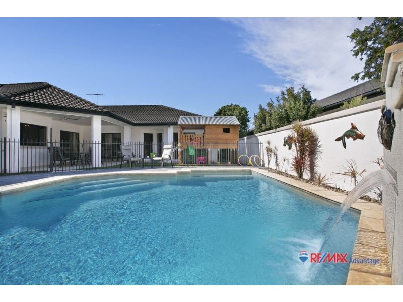 11 Charles Place, Manly West QLD 4179