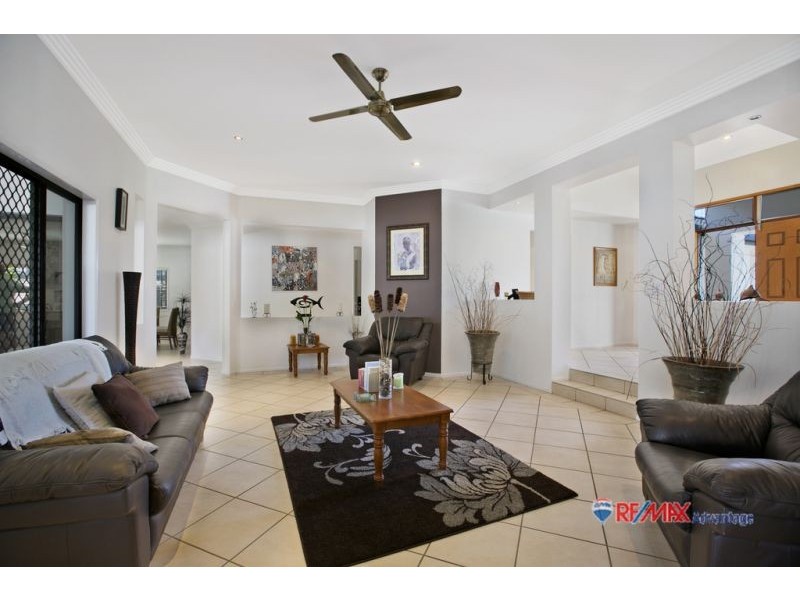 11 Charles Place, Manly West QLD 4179