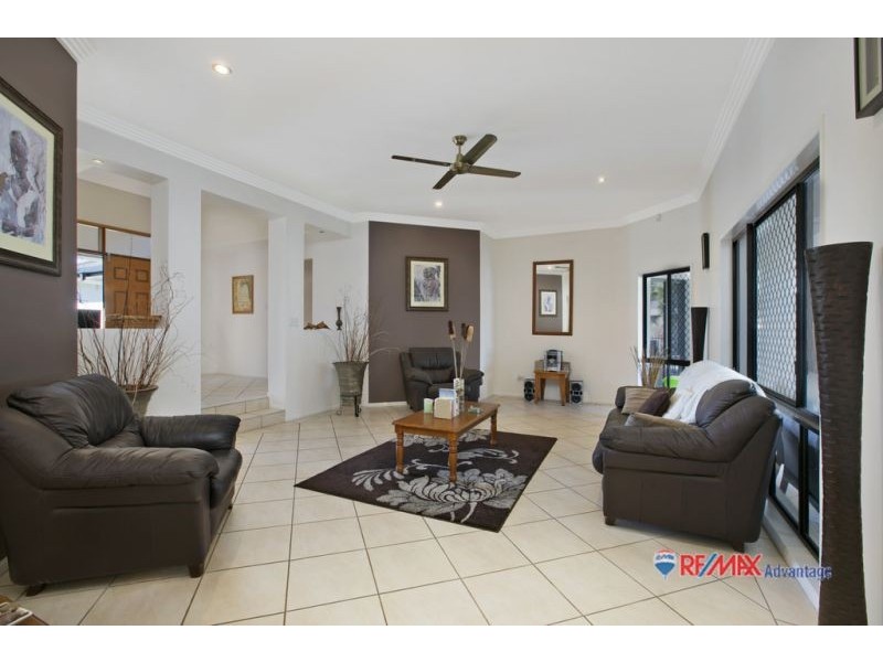 11 Charles Place, Manly West QLD 4179