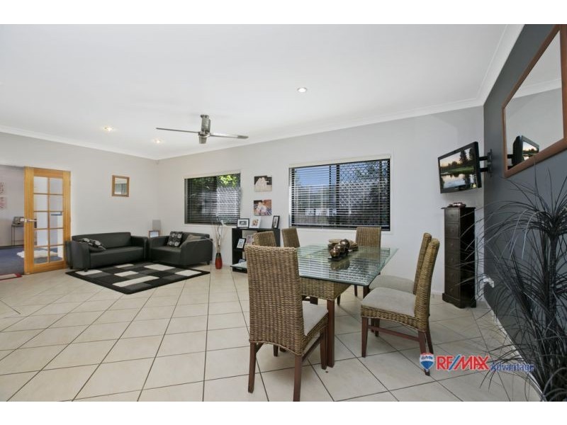 11 Charles Place, Manly West QLD 4179