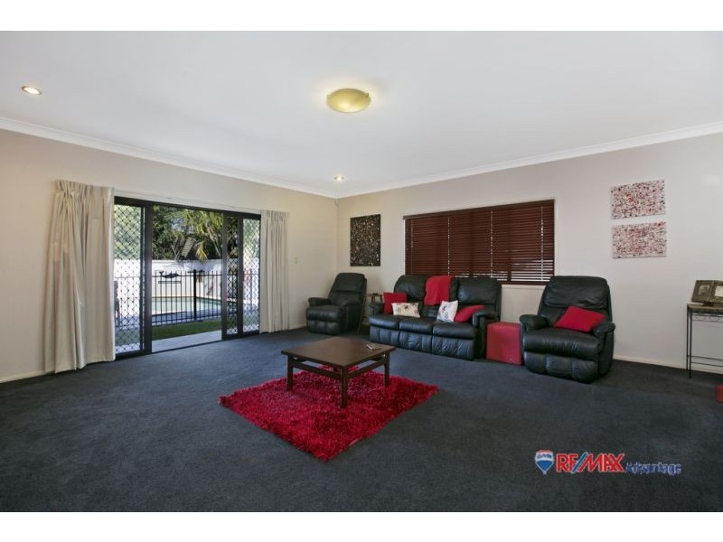 11 Charles Place, Manly West QLD 4179