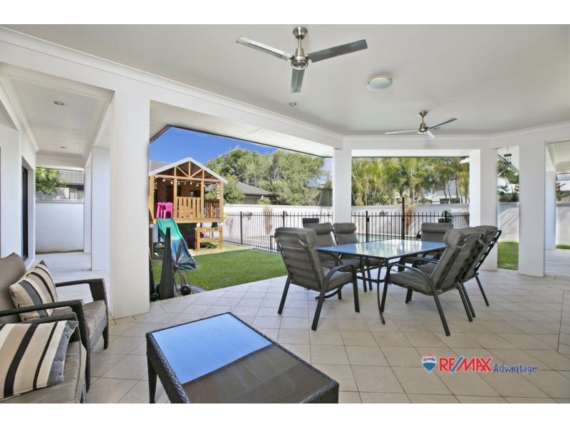 11 Charles Place, Manly West QLD 4179