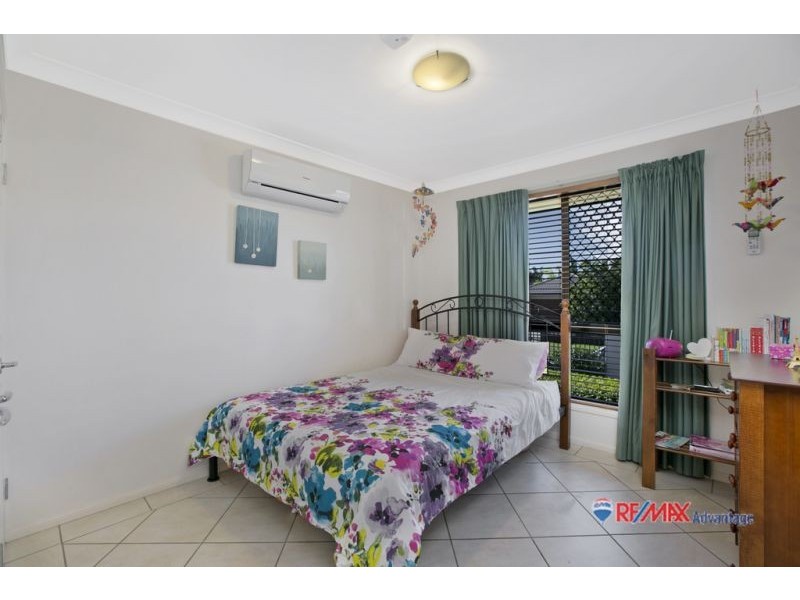 11 Charles Place, Manly West QLD 4179