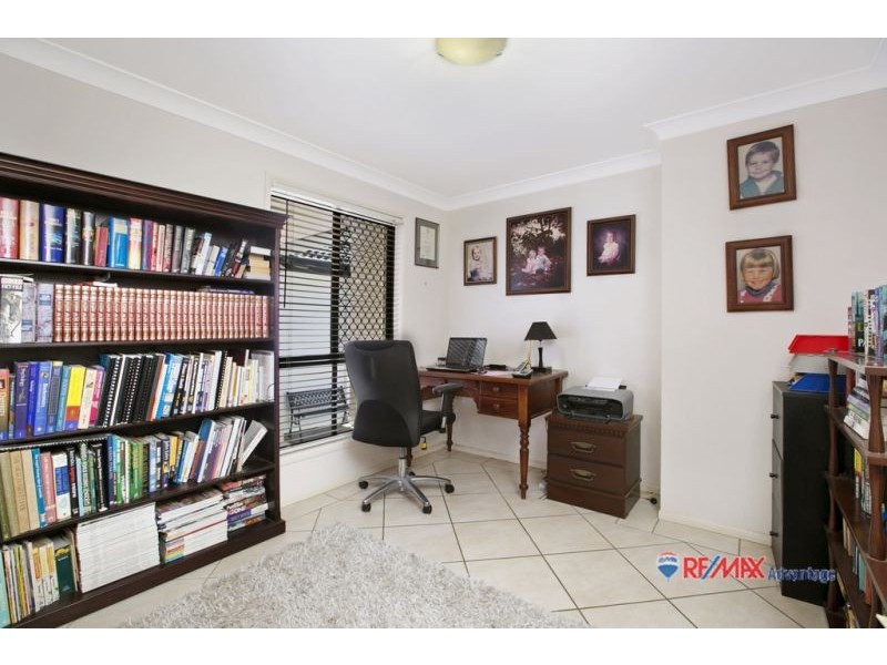 11 Charles Place, Manly West QLD 4179