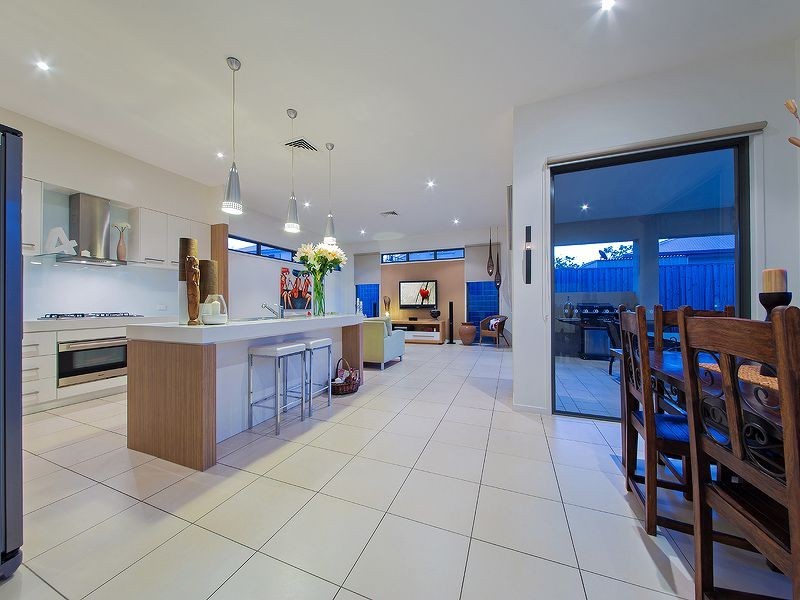 9 Brush Box Place, Wakerley QLD 4154