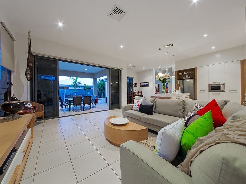 9 Brush Box Place, Wakerley QLD 4154