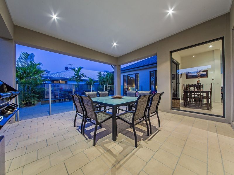 9 Brush Box Place, Wakerley QLD 4154