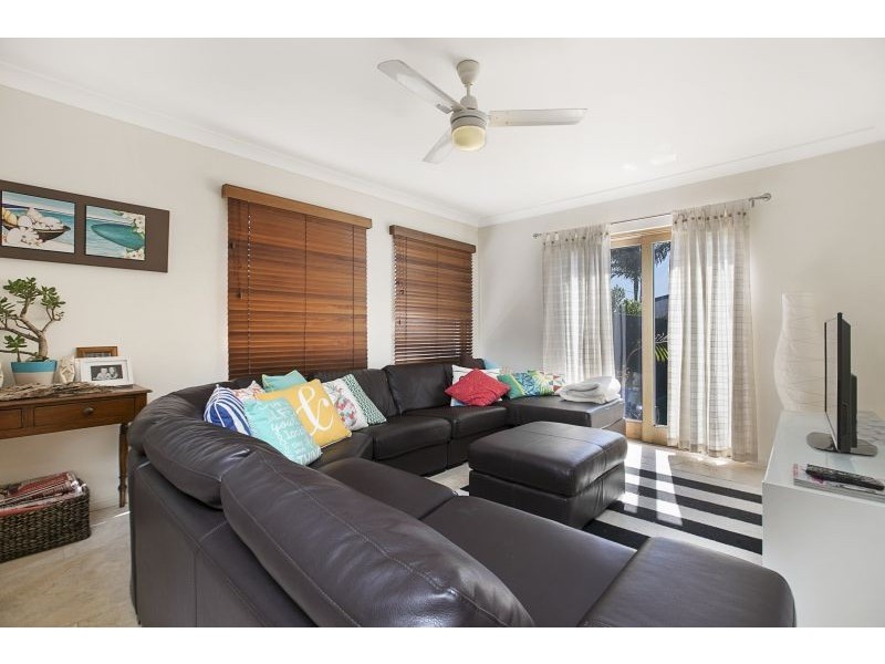 22 Gordon Parade, Manly QLD 4179
