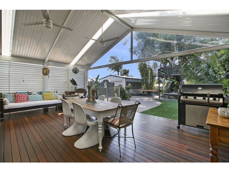 22 Gordon Parade, Manly QLD 4179