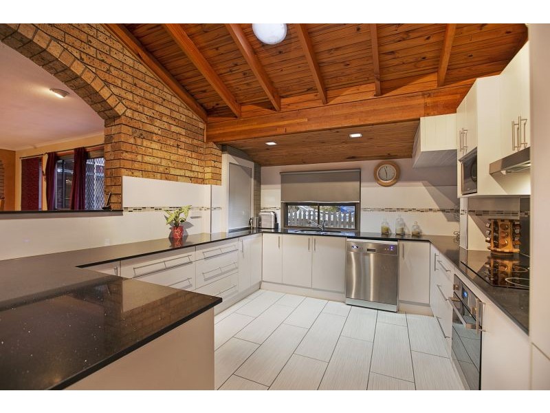 9 Farr Crt, Daisy Hill QLD 4127