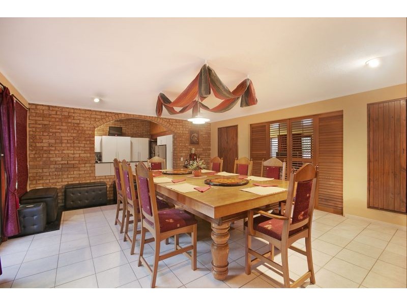 9 Farr Crt, Daisy Hill QLD 4127