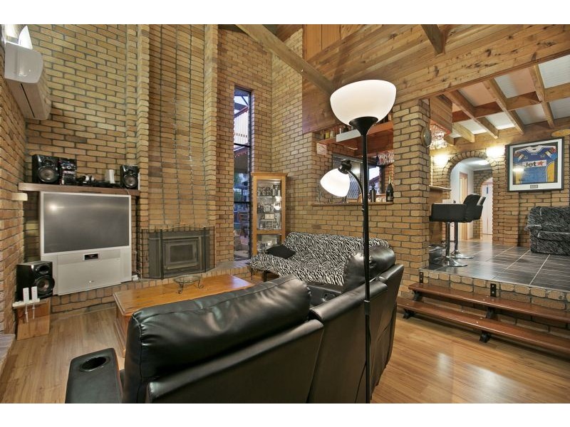 9 Farr Crt, Daisy Hill QLD 4127