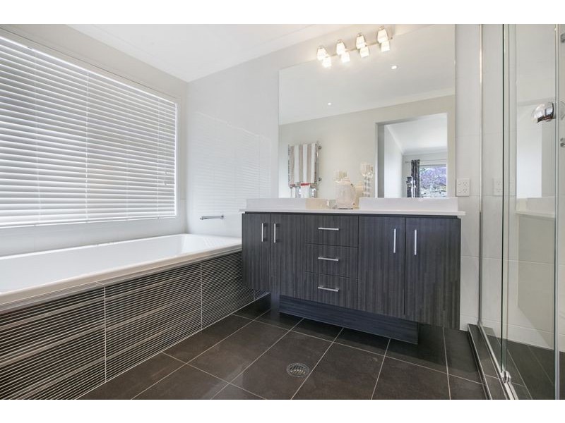 43 Villiers St, Lota QLD 4179