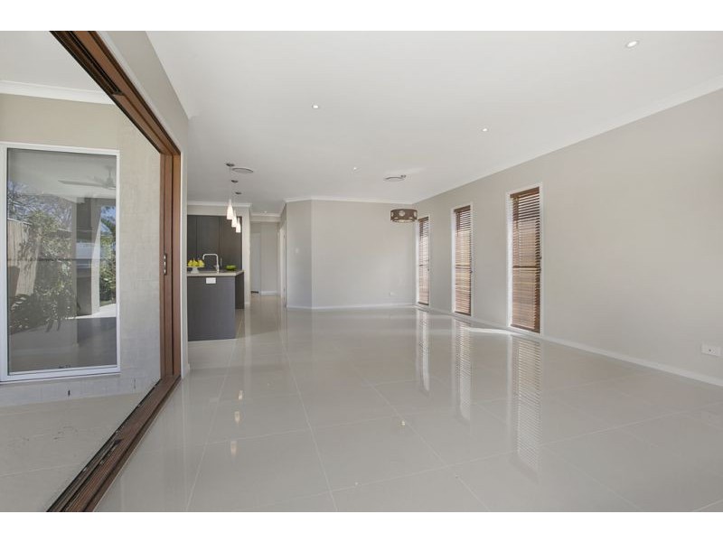 43 Villiers St, Lota QLD 4179