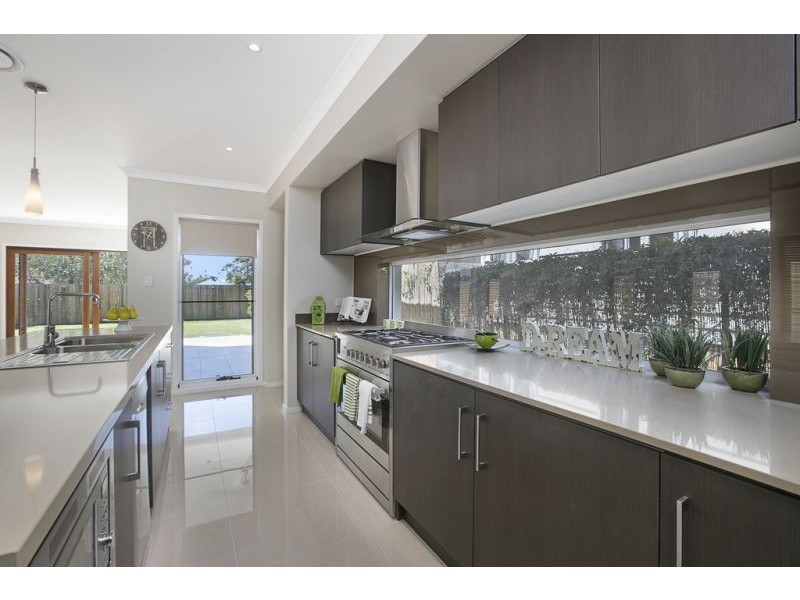 43 Villiers St, Lota QLD 4179