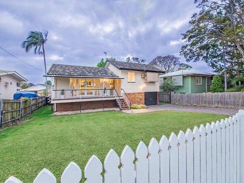 17 Bushing Street, Wynnum West QLD 4178