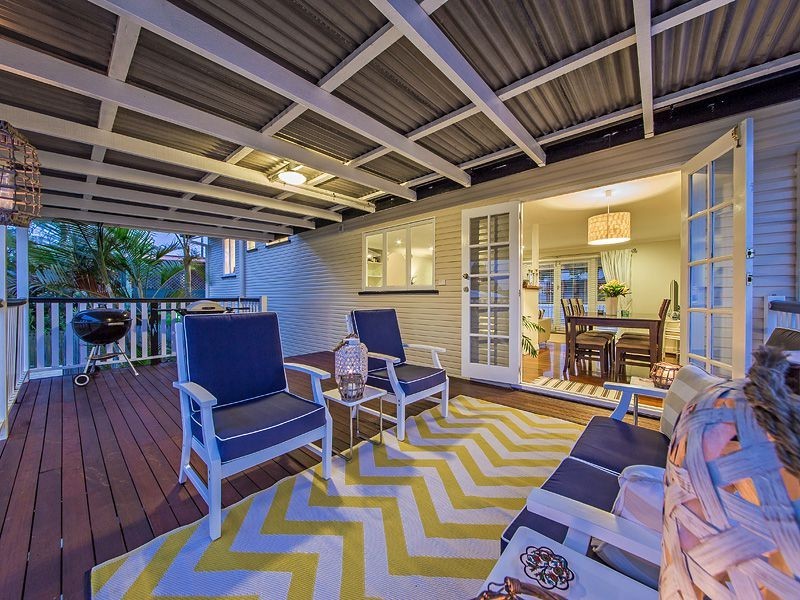 17 Bushing Street, Wynnum West QLD 4178