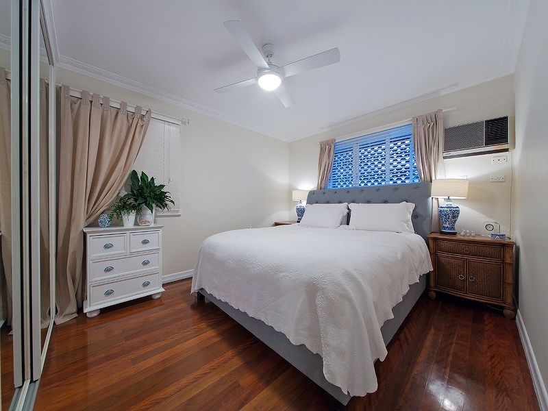 17 Bushing Street, Wynnum West QLD 4178