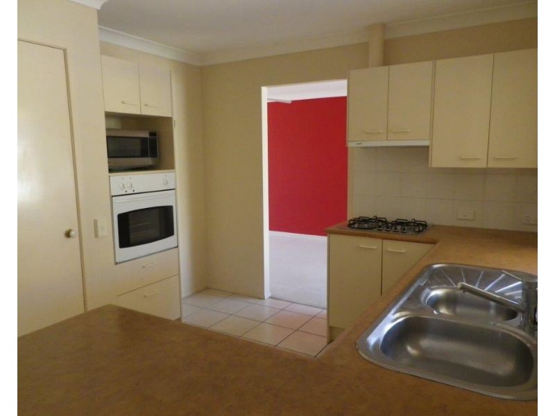 48 Samantha Street, Wynnum West QLD 4178