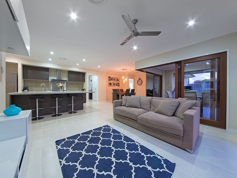 57 Foxwood Circuit, Wakerley QLD 4154