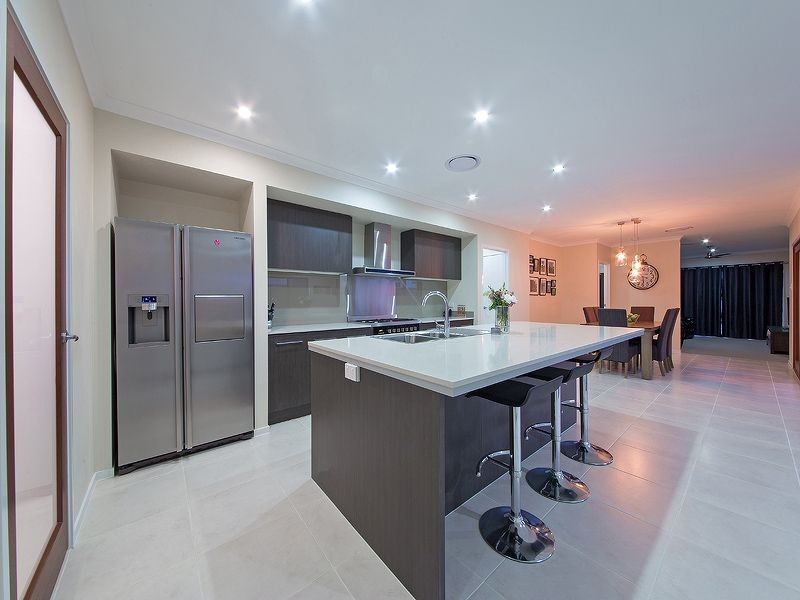 57 Foxwood Circuit, Wakerley QLD 4154